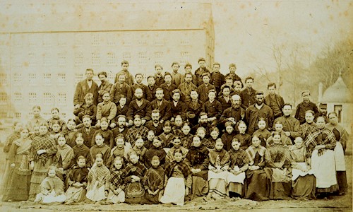 A group photo of mill workers 
